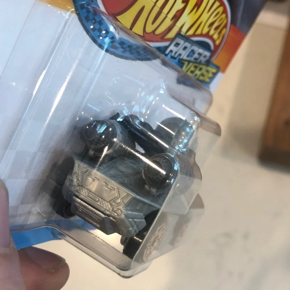 Madalorian Racer Verse Hot Wheels